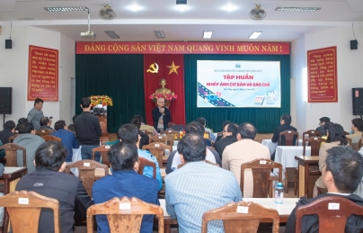 Tập huấn kỹ năng “Nhiếp ảnh cơ bản và báo chí” cho viên chức, người lao động Tập huấn kỹ năng “Nhiếp ảnh cơ bản và báo chí” cho viên chức, người lao động