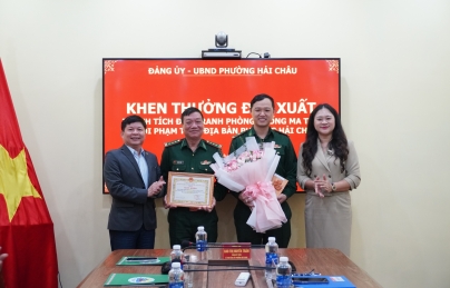 Khen thưởng đột xuất thành tích đấu tranh phòng, chống ma túy và tội phạm trên địa bàn phường Hải Châu
