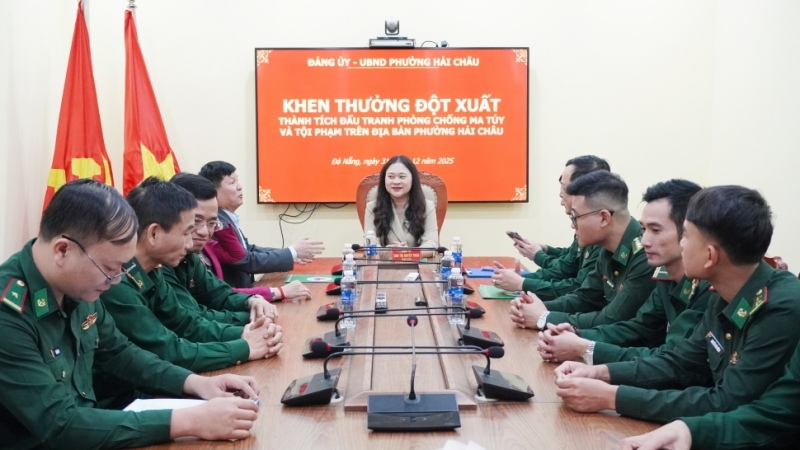 Khen thưởng đột xuất thành tích đấu tranh phòng, chống ma túy và tội phạm trên địa bàn phường Hải Châu Khen thưởng đột xuất thành tích đấu tranh phòng, chống ma túy và tội phạm trên địa bàn phường Hải Châu