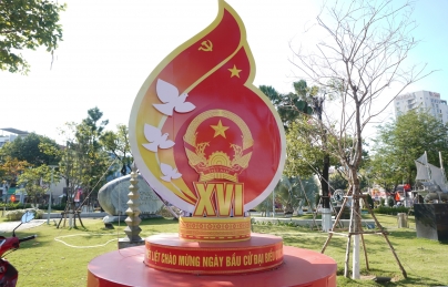 Phố phường Hải Châu rực rỡ cờ hoa chào mừng Ngày hội non sông