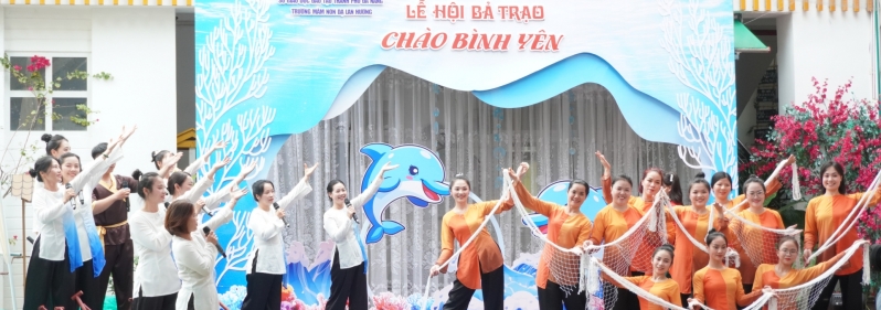 Trường Mầm non Dạ Lan Hương tổ chức Lễ hội Bả trạo “Chào bình yên” Trường Mầm non Dạ Lan Hương tổ chức Lễ hội Bả trạo “Chào bình yên”