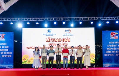 Trao giải cuộc thi ảnh “Ngày hội non sông - Trách nhiệm công dân” Trao giải cuộc thi ảnh “Ngày hội non sông - Trách nhiệm công dân”