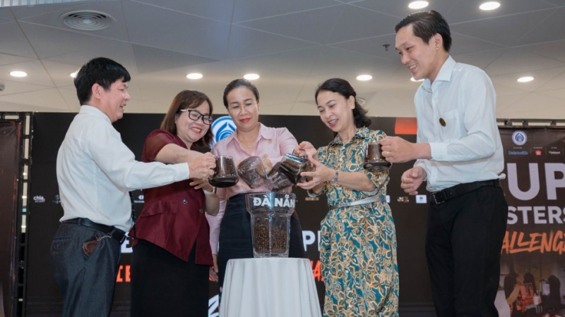 Đà Nẵng lần đầu tổ chức Đại tiệc Cà phê, mở hướng khai thác giá trị đặc sản địa phương. Đà Nẵng lần đầu tổ chức Đại tiệc Cà phê, mở hướng khai thác giá trị đặc sản địa phương.
