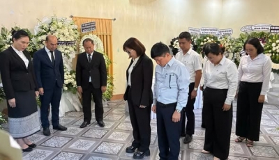 PHƯỜNG HẢI CHÂU VIẾNG TANG ĐỒNG CHÍ XAYSOMPHONE PHOMVIHANE TẠI TỔNG LÃNH SỰ QUÁN LÀO TẠI ĐÀ NẴNG