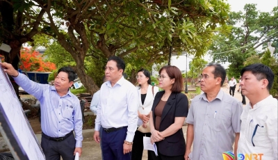 Phó Bí thư Thường trực Thành ủy Nguyễn Khắc Toàn kiểm tra các di tích, công trình văn hóa, lịch sử tại phường Hải Châu