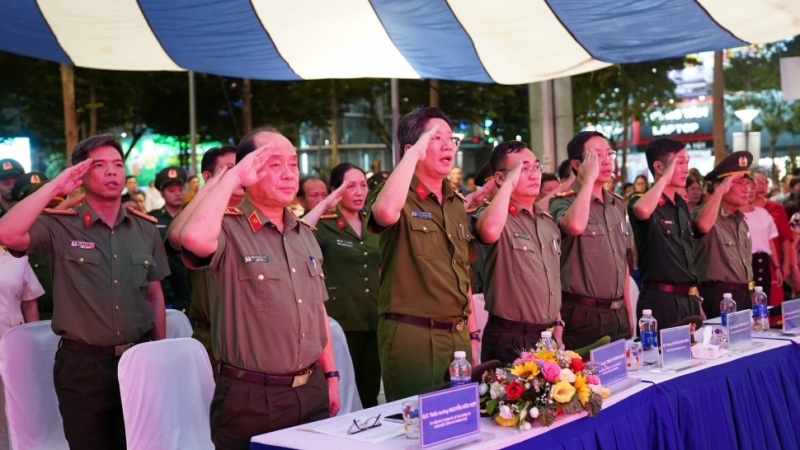 XÂY DỰNG PHƯỜNG HẢI CHÂU THÀNH ĐIỂM SÁNG TRONG PHONG TRÀO TOÀN DÂN BẢO VỆ AN NINH TỔ QUỐC