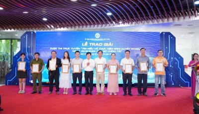 PHƯỜNG HẢI CHÂU TRAO GIẢI CÁC CUỘC THI VỀ CHUYỂN ĐỔI SỐ