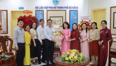 LÃNH ĐẠO PHƯỜNG HẢI CHÂU THĂM, CHÚC MỪNG VÀ GẶP MẶT NHÂN KỶ NIỆM 96 NĂM THÀNH LẬP HỘI LIÊN HIỆP PHỤ NỮ VIỆT NAM