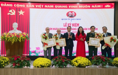 Quận ủy Hải Châu tổ chức Lễ kỷ niệm 95 năm ngày thành lập Đảng Cộng sản Việt Nam và trao Huy hiệu Đảng