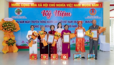 Hòa Cường Bắc – Chúc thọ, mừng thọ 433 cụ nhân ngày Người cao tuổi Việt Nam