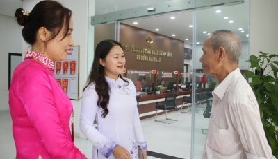 Lãnh đạo phường Hải Châu thăm Trung tâm Phục vụ Hành chính công