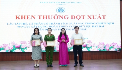 Khen thưởng đột xuất các cá nhân, tập thể trong chiến dịch 90 ngày xây dựng, hoàn thiện cơ sở dữ liệu đất đai