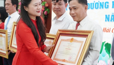 Tôn vinh những đóng góp của đội ngũ nhà giáo phường Hải Châu nhân dịp 20/11