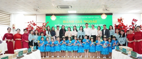 Đoàn đánh giá ngoài kiểm định chất lượng giáo dục làm việc tại Trường Mầm non Ngọc Lan