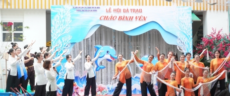 Trường Mầm non Dạ Lan Hương tổ chức Lễ hội Bả trạo “Chào bình yên” Trường Mầm non Dạ Lan Hương tổ chức Lễ hội Bả trạo “Chào bình yên”