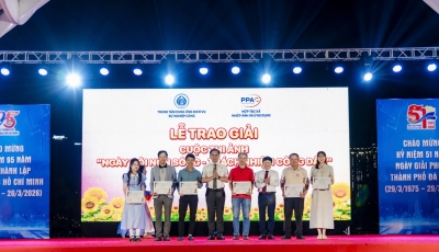 Trao giải cuộc thi ảnh “Ngày hội non sông - Trách nhiệm công dân” Trao giải cuộc thi ảnh “Ngày hội non sông - Trách nhiệm công dân”