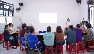 Tập huấn ghi chép số liệu và sử dụng điện thoại an toàn cho người thu mua phế liệu Tập huấn ghi chép số liệu và sử dụng điện thoại an toàn cho người thu mua phế liệu