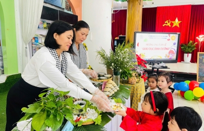 Bữa sáng hạnh phúc và ngập tràn yêu thương cho trẻ