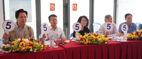 Chấm giải Cuộc thi ảnh “Áo dài kể chuyện văn hóa”