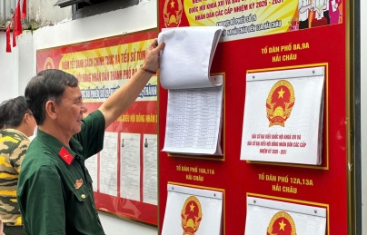 Cử tri phường Hải Châu phấn khởi tham gia bầu cử Cử tri phường Hải Châu phấn khởi tham gia bầu cử