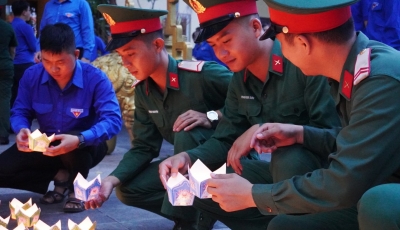 Thanh niên Hải Châu thắp nến tri ân dịp 27/7