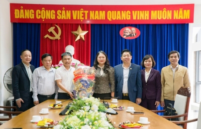 Lãnh đạo quận Hải Châu chúc Tết các cơ quan báo chí, truyền hình nhân dịp xuân 2025 Lãnh đạo quận Hải Châu chúc Tết các cơ quan báo chí, truyền hình nhân dịp xuân 2025