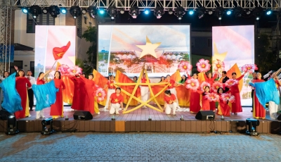 Hòa Cường Bắc - Sẻ chia yêu thương trong chương trình “Âm vang tháng Ba” Hòa Cường Bắc - Sẻ chia yêu thương trong chương trình “Âm vang tháng Ba”