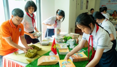 Học sinh quận Hải Châu thoả sức sáng tạo với cuộc thi xếp sách nghệ thuật Học sinh quận Hải Châu thoả sức sáng tạo với cuộc thi xếp sách nghệ thuật