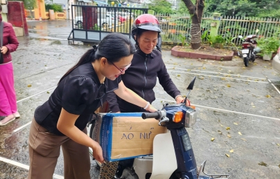 Chuyến hàng chở đầy tình người và yêu thương của phụ nữ Hải Châu Chuyến hàng chở đầy tình người và yêu thương của phụ nữ Hải Châu