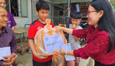 Hội LHPN phường Hải Châu trao tặng 30 suất quà cho người dân bị ảnh hưởng mưa lũ Hội LHPN phường Hải Châu trao tặng 30 suất quà cho người dân bị ảnh hưởng mưa lũ