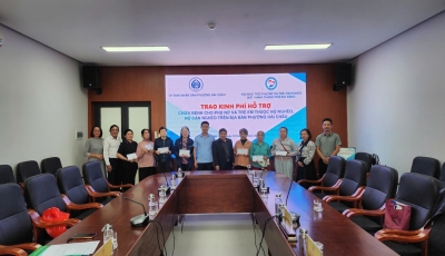 Trao hỗ trợ chữa bệnh hiểm nghèo cho 7 trường hợp phường Hải Châu Trao hỗ trợ chữa bệnh hiểm nghèo cho 7 trường hợp phường Hải Châu