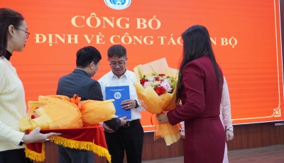 Công bố quyết định công tác cán bộ, tiếp nhận và bố trí nhân sự tại Trung tâm Cung ứng dịch vụ sự nghiệp công Công bố quyết định công tác cán bộ, tiếp nhận và bố trí nhân sự tại Trung tâm Cung ứng dịch vụ sự nghiệp công