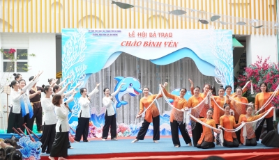 Trường Mầm non Dạ Lan Hương tổ chức Lễ hội Bả trạo “Chào bình yên” Trường Mầm non Dạ Lan Hương tổ chức Lễ hội Bả trạo “Chào bình yên”