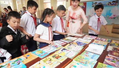 Sôi nổi Ngày hội Sách – Lan tỏa văn hóa đọc trong thời đại số tại Trường Tiểu học Bạch Đằng Sôi nổi Ngày hội Sách – Lan tỏa văn hóa đọc trong thời đại số tại Trường Tiểu học Bạch Đằng