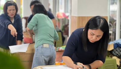 Cô trò Hải Châu gom yêu thương gửi bà con vùng lũ Cô trò Hải Châu gom yêu thương gửi bà con vùng lũ