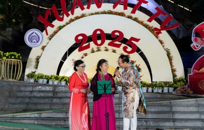 Đêm Nguyên tiêu nghe “Những vần thơ Xuân” Đêm Nguyên tiêu nghe “Những vần thơ Xuân”