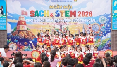 Rộn ràng ngày hội STEM tại Trường Tiểu học Hoàng Văn Thụ Rộn ràng ngày hội STEM tại Trường Tiểu học Hoàng Văn Thụ