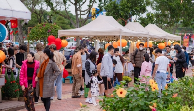 Rộn ràng Phiên chợ Tết tại Phố đi bộ Bạch Đằng Rộn ràng Phiên chợ Tết tại Phố đi bộ Bạch Đằng